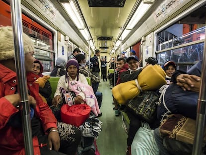 La caravana migrante se fragmenta y comienzan a salir en metro