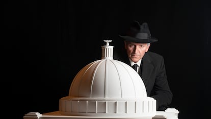 El actor Pep Munné, en el papel del arquitecto y ministro de Armamento de Hitler, Albert Speer, en el teatro La Gleva, en Barcelona.

Foto: Gianluca Battista