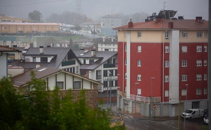 Usansolo, el pueblo vasco que se independizó gracias al decreto ‘ómnibus’. Junts salva a los decretos anticrisis y ómnibus de Pedro Sánchez mientras Podemos tumba el decreto del aumento del subsidio de desempleo de Yolanda Díaz
