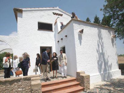 Visita de la ministra Soraya S&aacute;enz de Santamar&iacute;a a la masia de Mir&oacute; en Mont-Roig.