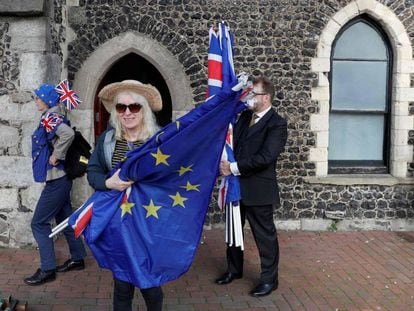 Manifestantes anti-Brexit, el pasado viernes en Dover, sureste de Inglaterra.