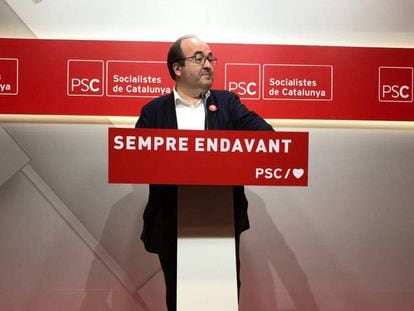 Miquel Iceta, del PSC, este lunes en la sede de la formación en Barcelona. En vídeo, declaraciones del Iceta tras saber los resultados electorales.