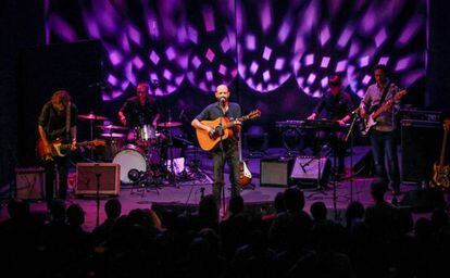 Josele Santiago durante un concierto en el auditorio de Conde Duque.