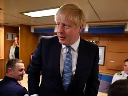 Boris Johnson, este lunes durante una visita a una base naval en Escocia. En vídeo, declaraciones del nuevo primer ministro británico el pasado 26 de julio.