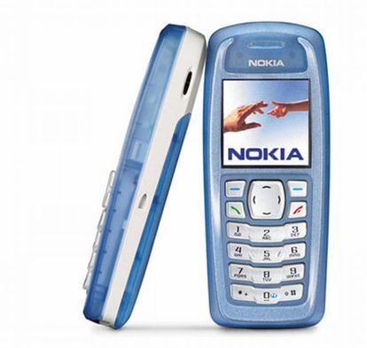 El Nokia 3100 fue una explosión de color, en blanco, negro, azul o rojo. Vendió 50 millones de unidades.