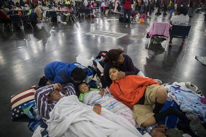 Uno de los refugios habilitados para personas evacuadas en Houston, el 28 de agosto de 2017.  