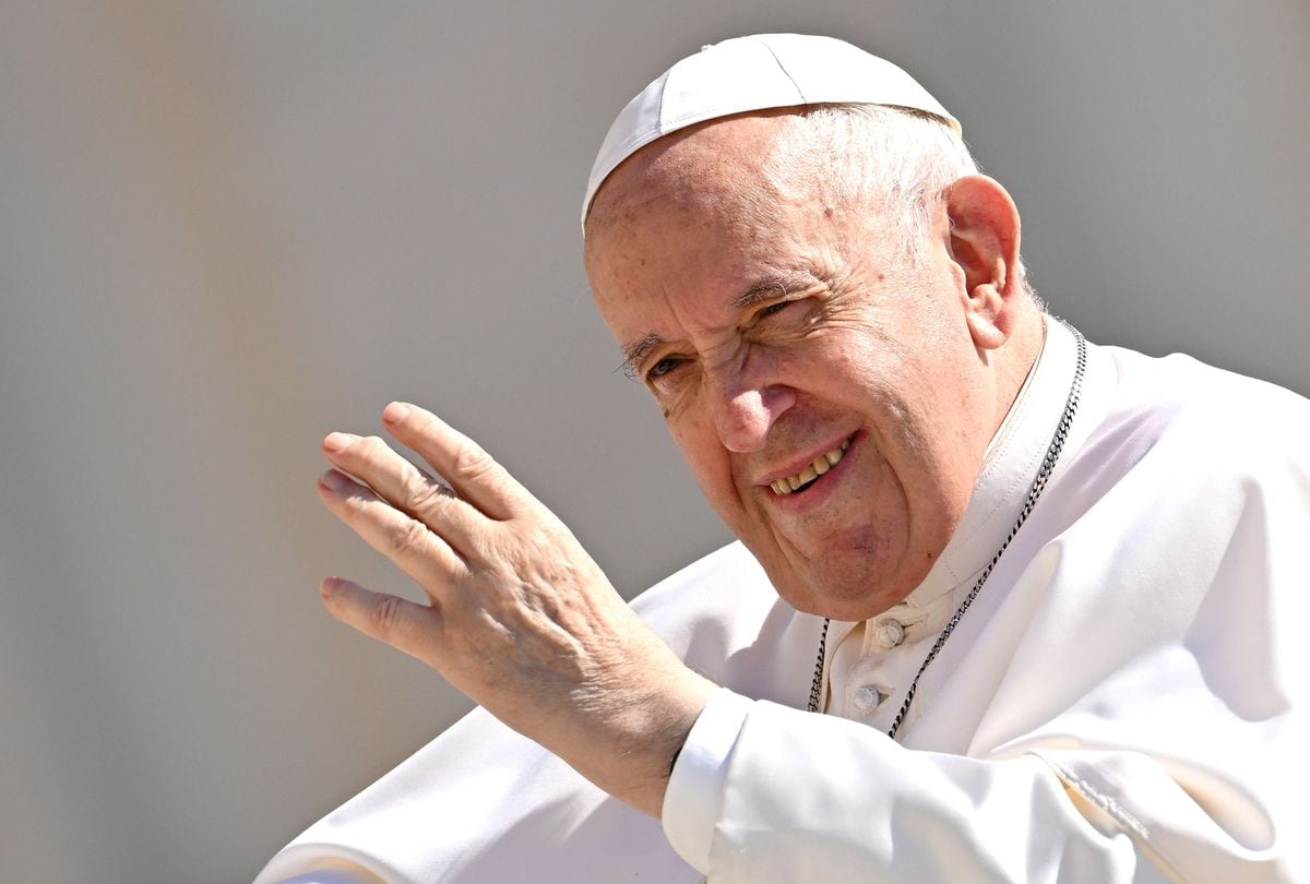 Pope Francis postpones his trip to Africa due to health problems