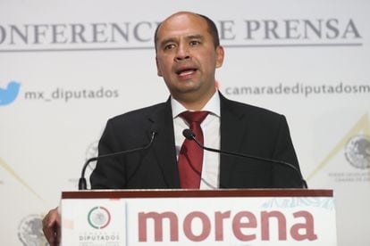 El diputado de Morena Manuel Robles Gómez en la Cámara de Diputados