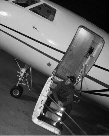 Neymar comparte con su público las maravillas de su avión privado siempre que tiene ocasión.