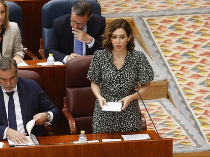 La presidenta de la Comunidad de Madrid, Isabel Díaz Ayuso, interviene durante el pleno de la Cámara regional, este jueves.