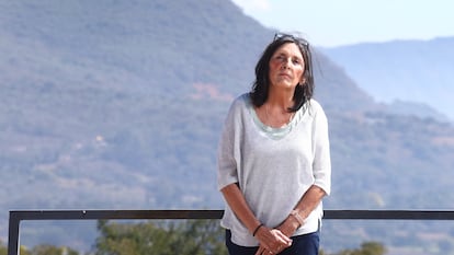 La antropóloga y académica Rossana Reguillo en su estudio de trabajo en Chapala, Jalisco.