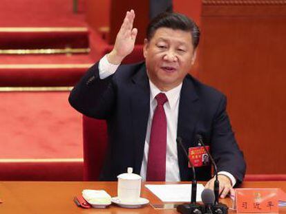 Los 2.300 delegados del IX Congreso del Partido Comunista de China aprueban a mano alzada por unanimidad la inclusión del  pensamiento Xi  en la Constitución del partido