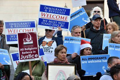 Manifestación de apoyo a los inmigrantes celebrada el 20 de diciembre junto a la alcaldía de Los Ángeles.