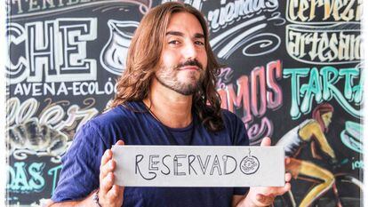 El músico Andrés Suárez, en la cafetería y sala de conciertos Babel.
