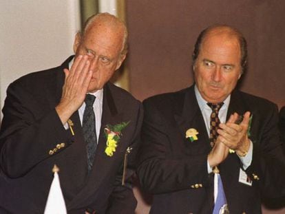 Joao Havelange y Joseph Blatter en una imagen de archivo en 1996