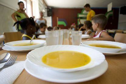 El colegio Manuel Altolaguirre da de comer a 120 niños Málaga.