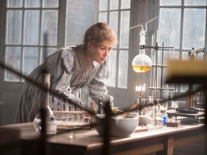 Rosamund Pike en 'Madame Curie'.