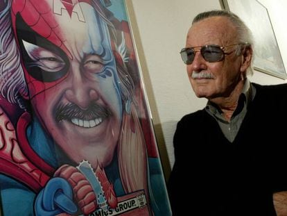 Stan Lee, en su oficina de Beverly Hills, en California, el 18 de junio de 2004. En vídeo, Los personajes de Stan Lee.