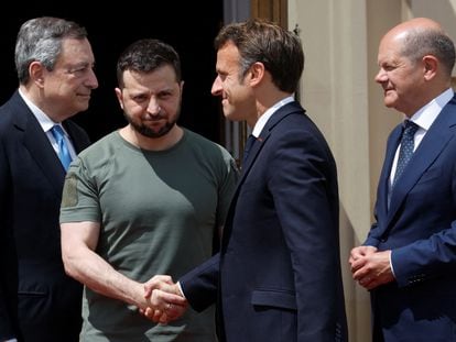 El presidente ucranio Volodímir Zelenski recibía este jueves en Kiev a su homólogo francés, Emmanuel Macron, el canciller alemán, Olaf Scholz, y al primer ministro italiano, Mario Draghi.