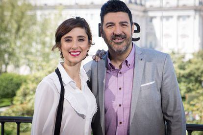 Julia Varela y Tony Aguilar, en la presentación del Festival de Eurovisión en el Teatro Real de Madrid.