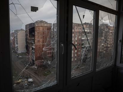 Edificios destruidos en Bajmut, el 18 de abril.