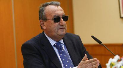 Carlos Fabra, durante la rueda de prensa que ha convocado sobre la sentencia que le condena por delito fiscal.