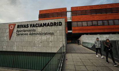Entrada de la Sede del Ayuntamiento de Rivas- Vaciamadrid, Madrid