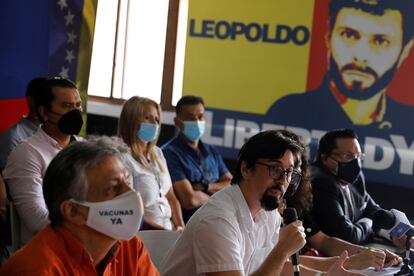 Freddy Guevara, del partido opositor Voluntad Popular, habla en una conferencia de prensa el martes.