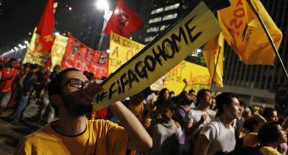 Un manifestante durante una protesta contra el Mundial en S&atilde;o Paulo