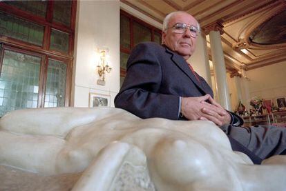 Román Gubern, retratado en el Círculo de Bellas Artes en Madrid.