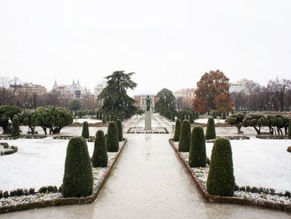 El jardín del parterre del Retiro, cuyo trazado, a pesar de haber sido muy alterado en tiempos de Isabel II, es muy similar al diseñado por Carlier en una de sus propuestas.