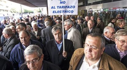 Protesta de los regantes ante la Delegación del Gobierno en Valencia.