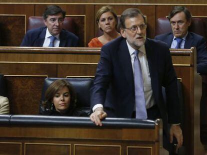 Mariano Rajoy, presidente del Gobierno en funciones y candidato a la investidura, vota esta tarde en la primera votación de su investidura.