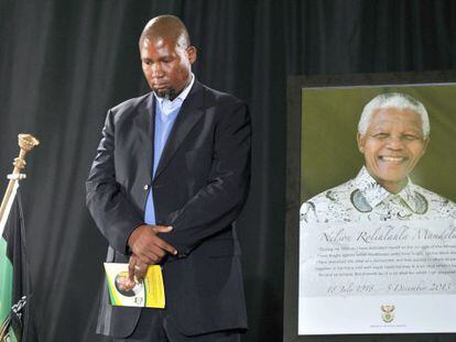 El nieto mayor de Nelson Mandela, Mandla, durante las horas previas al funeral del domingo 15 de diciembre.