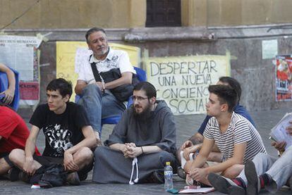 Un momento de la asamblea celebrada ayer en la plaza del Arriaga de Bilbao.