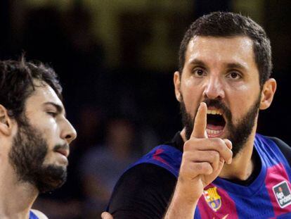 Mirotic y Abrines en un partido del Barça.