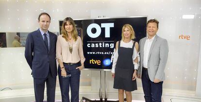 De izquierda a derecha, Toni Sevilla, director de contenidos de TVE, Noem&iacute; Galera, directora de casting, Mar&iacute;a Jos&eacute; Bult&oacute;, de TVE y Tinet Rubira, de la productora.
