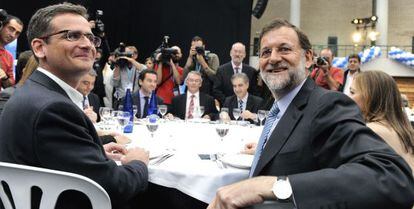 Antonio Basagoiti y Mariano Rajoy, en la comida con dirigentes del PP vasco, ayer en Vitoria. 