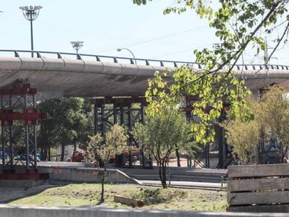 Cierre al tráfico del puente ubicado en el nudo que conecta la M-40 con la M-607 por deterioro con el paso del tiempo.