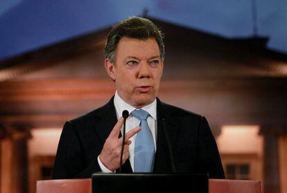 El presidente de Colombia, Juan Manuel Santos, pronuncia una declaraci&oacute;n sobre el proceso de negociaci&oacute;n con las FARC. 