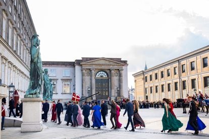 Para la cena de gala, además de miembros de la realeza europea, el príncipe Christian invitó a 200 jóvenes de su misma generación de Dinamarca, Groenlandia y las islas Feroe. Algunos fueron elegidos mediante sorteo y otros fueron seleccionados mediante un comité de evaluación.