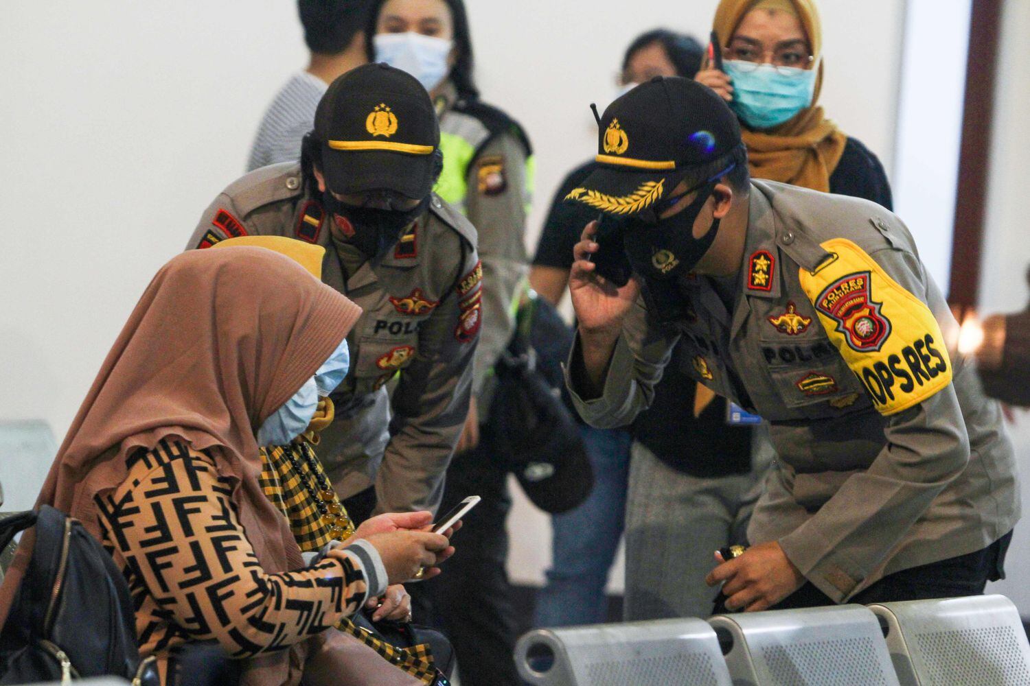 Indonesia busca los restos de un avión desaparecido tras despegar de  Yakarta con 62 personas a bordo | Internacional | EL PAÍS