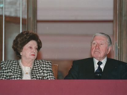 Lucia Hiriart y Augusto Pinochet