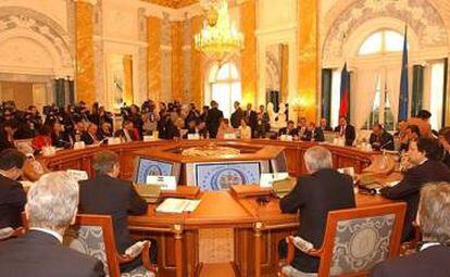 Cumbre Rusia-UE 2003, palacio de Constantino, San Petersburgo.