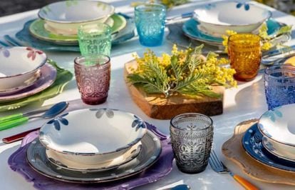 En varios colores y tallados, aportan un estilo diferente a la decoración de la mesa