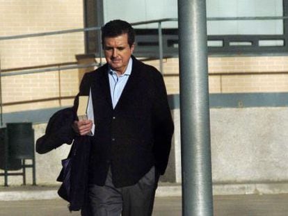 El expresidente balear Jaume Matas abandona el Centro Penitenciario de Segovia el 31 de octubre de 2014.