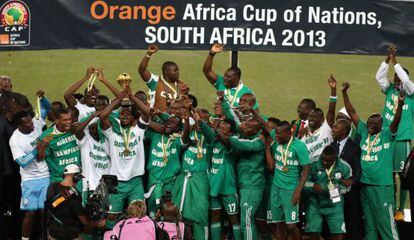 Los jugadores nigerianos celebran la victoria en la Copa &Aacute;frica