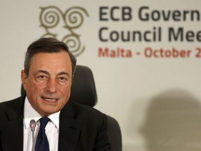 El presidente del Banco Central Europeo (BCE), Mario Draghi, en la rueda de prensa ofrecida en Malta tras la reuni&oacute;n del consejo, el 21 de octubre.