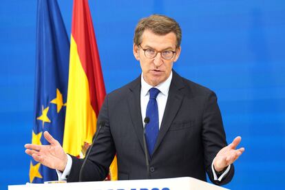 El presidente del Partido Popular, Alberto Núñez Feijóo, comparece en la sede del PP en Santiago, el pasado miércoles.
