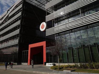 La matriz de Vodafone España perdió 4.272 millones el pasado año tras el giro estratégico